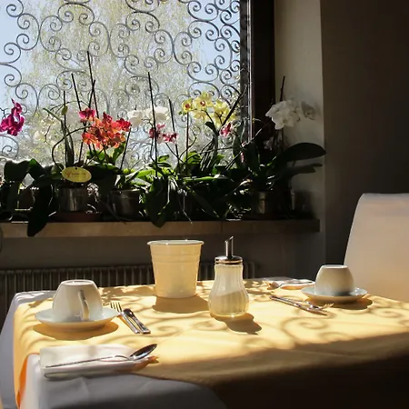 Filotea & Oda ve Kahvaltı