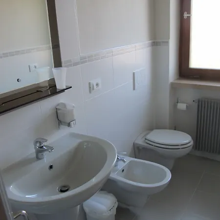 Filotea & Oda ve Kahvaltı Desenzano del Garda